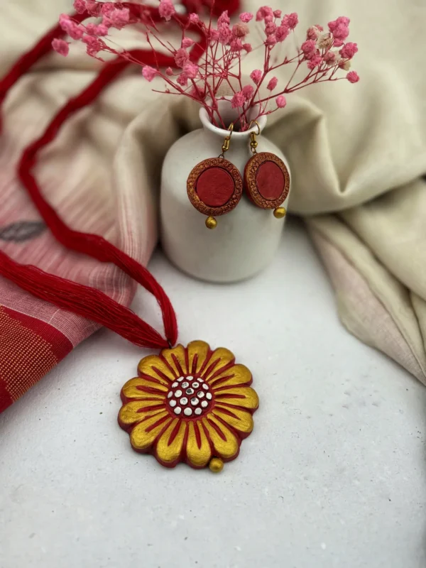 Handpainted Terracotta Jewellery Set - Red & Golden