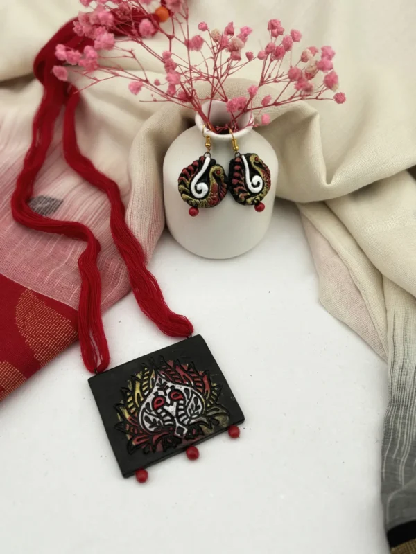 Handpainted Terracotta Jewellery Set - Black & Red
