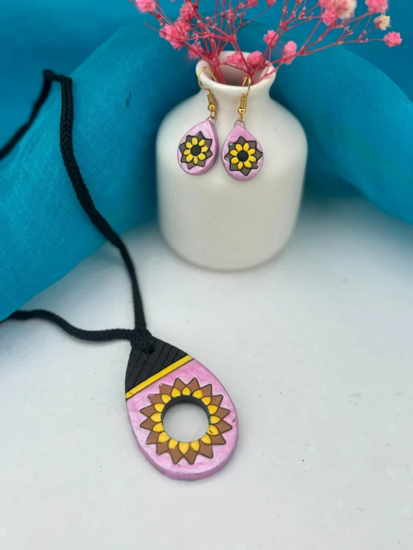 Handpainted Terracotta Jewellery Set - Pink & Black