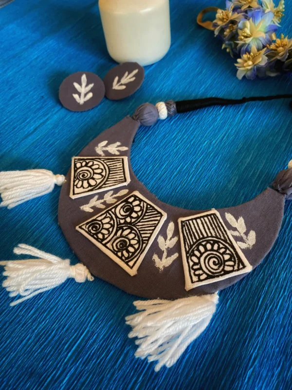 Handpainted Gray Necklace Set